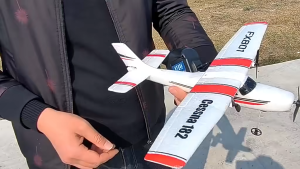 Máy bay điều khiển từ xa FX801 – mô hình Cessna 2 kênh – máy bay RC cánh cố định bằng xốp – siêu nhẹ
