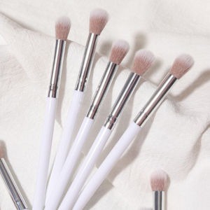 VEDO 💕COD Kuas Kontur Hidung Shadow Highlight Mencerahkan Alat Kuas Rias Bulu Kaya