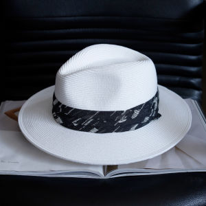 Casual Wide Brim Straw Hat for Men and Women Classic White Panama Natural Hat for Leisure and Shopping Suitable for All Seasons