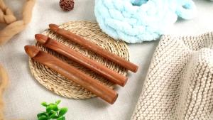 15/20/25mm Wooden Crochet Hook Weave Yarn Knitting Needles Tool Kit DIY Portable Large Handmade Knitting Sweater Sewing Crochet