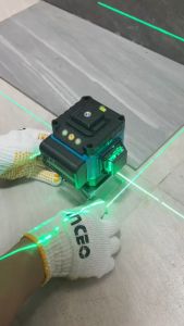 Máy Cân Bằng Lazer 12 Tia Xanh Victor Siêu Sáng  Kèm Giá Treo Nam Châm Và 2 Pin Bảo Hành 6 Tháng