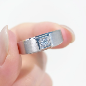 LAZO DIAMOND Mens Wide Solitaire Diamond Ring in 375/9K White Gold