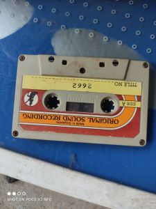 cuốn băng cassette [độc lạ như hình ảnh và video]