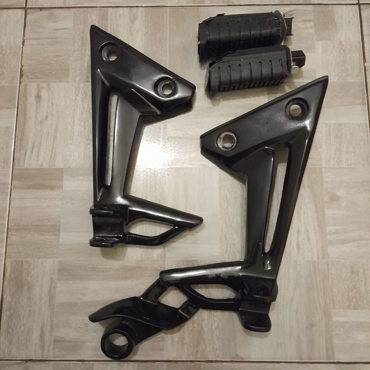 Dudukan footstep pijakan kaki belakang jupiter mx new 135 tahun 2011