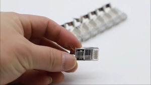 Cat6 Crystal RJ45 Modular Network Cable Connector Adapter with Metal Shielding: Secure and High-Performance Connectivity