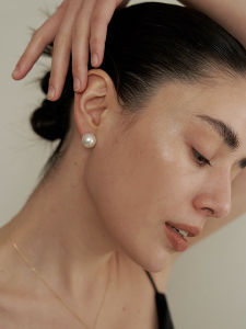 ต่างหูแนววินเทจแบบเดียวกับดาราบล็อกเกอร์เกาหลี FEVER ต่างหูแบบหนีบรูปเปลือกหอยมุกใหญ่แนวสดใสทรงกลมต่างหูเงิน925