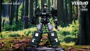 LiJiang Transformable Robot - CA10 Jie Fang ( Army / Military Truck Hao Zao Li Jiang )