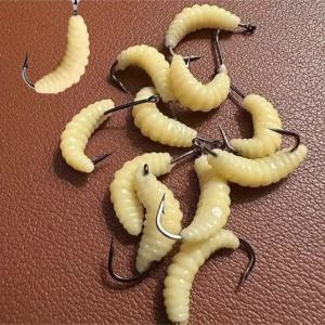 Rubber Maggots Fishing Bait Set with Hooks - Versatile Grub Lures for Bass Trout Crappie Bluegill Ideal for Freshwater Fishing