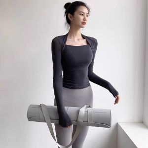 เสื้อยืดโยคะแขนยาวรัดรูปสำหรับผู้หญิง ทรงเข้ารูป ระบายอากาศได้ดี ดูดซับเหงื่อ ยืดหยุ่นสูง สำหรับการวิ่ง การเล่นบาสเก็ตบอล และโยคะ