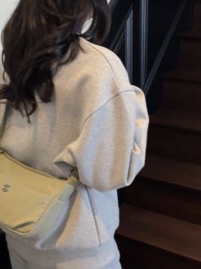 กระเป๋าสะพายข้างสําหรับผู้หญิง กระเป๋าสะพายข้างที่ทันสมัยและอเนกประสงค์แบบใหม่พร้อมผ้าไนลอนและหลายช่องกระเป๋าช้อปปิ้งทนท