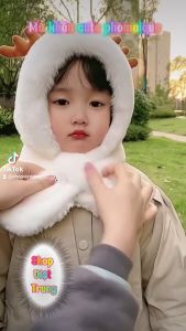 Mũ lót lông trùm đầu cho bé kèm khăn tuần lộc siêu ấm cho bé từ 3 đến 8 tuổi