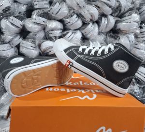NOB) NB) SEPATU HITAM PUTIH(PREKAT) TALI) SOL KUNING