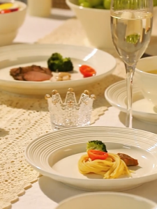 LOCAUPIN 5pcs Dinnerware SET Porcelain Plate Soup Bowl Microwavable Tableware Dining Set Dishwasher Safe Kitchen Plates