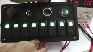 8 Gang LED ซูมไฟสวิทช์ใหม่ สำหรับรถยนต์กล่องฟิวส์ กล่องควบคุมเรือพร้อมเบรกเกอร์แผงพอร์ตชาร์จ USB คู่ช่องเสียบที่จุดบุหรี่12V/24V