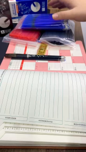 Combo 100 Ruột Thay Thế Cho Bút Gel Xóa Được – Ngòi 0.5mm – Thân Nhựa Viết Mượt