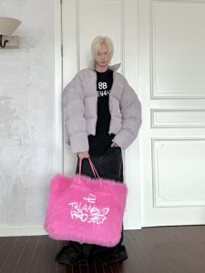 Fashionable Fur Handbag Embroidered Plush Tote Bag Pink Casual Soft Handle Large Size Teen Girls Commuter Bag Foldable