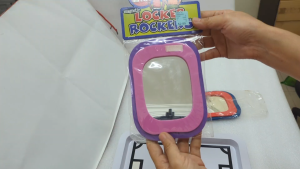 đồ chơi Gương soi có nam châm hít vào tủ kệ tủ lạnh an toàn cho bé. VM235