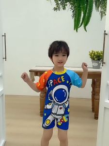 Đồ Bơi Bé Trai Habi Fashion HB2425 Tặng Kèm Mũ Bộ Bơi Bé Trai Họa Tiết Phi Hành Gia Cho Bé Từ 9-35kg