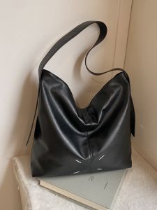 กระเป๋าถือผู้หญิงหนังนิ่มความจุขนาดใหญ่ สายสะพายไหล่กว้าง กระเป๋าใต้วงแขน กระเป๋าถือสไตล์ลำลอง กระเป๋าถือทรงกลม กระเป๋าถือ PU