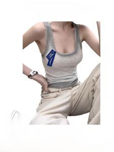 เสื้อกั๊กสายเดี่ยวคอวีสีเทาอ่อน WASSUP KATES สำหรับผู้หญิงในช่วงฤดูร้อน สไตล์สปอร์ตอเมริกัน ทรงเข้ารูป แขนสั้น ทรงเข้ารูป