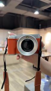 KOMERY | Camera 5K Ultra HD Độ Phân Giải Tối Đa 80MP Màn Hình Lật 3.0 Inch Điều Khiển Qua WiFi Ứng Dụng Hỗ Trợ Micro Ngoài & Sạc Camera Chụp Ảnh Tức Thì