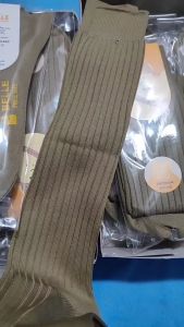 ถุงเท้าลูกเสือ ข้อยาว มีแบบประถมและแบบมัธยม เนื้อ ไนล่อนและลูกฟูกดี ขนาด 7-9 และ Freesize