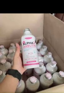 Sữa tắm ALPHA ARBUTIN cung cấp vitamin cấp ẩm làm trắng da giảm vết thâm mụn thái lan 350ml