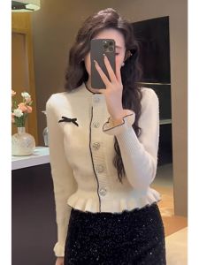 French Style Classic Style Wooden Ear Knitting Cardigan Sweater Womens Winter Outwear High Waist Short Stylish Niche Top