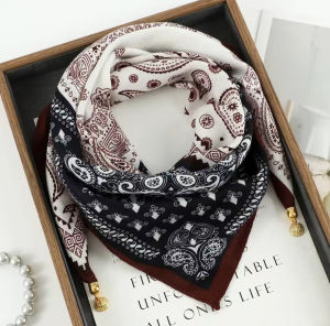Autumn Winter Warm Magnetic Buckle Silk Scarf for Women New Fashion Print Soft Satin Neckerchief High-end Neck Scarf ﻿