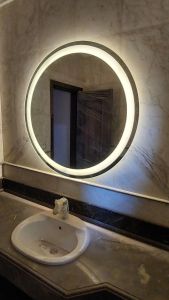 Kaca Layar Sentuh Cermin Kamar Mandi Gantung Wastafel