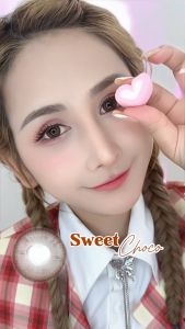 Lens nâu tự nhiên 0-8 độ Sweet Choco thương hiệu Angel Eyes kính áp tròng nâu giãn nhẹ cho mắt thở 12h.ngày thích hợp cho các bạn nữ đi làm đi chơi đi học