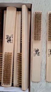 Steel Brush Small Wood Handle 26mmx78mmx210mm: A Compact Cleaning Tool