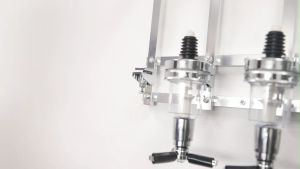 4/6 Bottle Wall Mounted Liquor Dispenser Professional Revolving Bar Butler