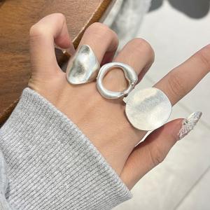 Matte Silver Tarnished Ring for Women Extravagant Open Finger Ring Geometric Pattern Alloy Couple Jewelry  out Design