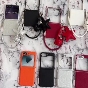 szhaiyu | Retro Flower Pattern Rope Wrist Strap Phone Case Leather for Samsung Galaxy Z Flip7 Flip7fe Z Flip6 Flip5 Hinge Protective Cover