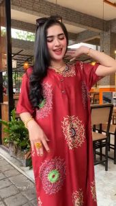 Daster Jumbo Ratu Batik Kancing Depan: Pakaian Tidur Nyaman