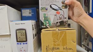 Helping Hand Magnifier TE801 Alat Bantu Solder Kaca Pembesar Jepit PCB 2 LED