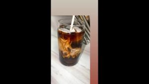 Cốc Thủy Tinh KEMORELA 470ML Có Nắp Ống Hút - Đồ Uống Trong Suốt Thân Thiện Với Môi Trường Dùng Cho Nước Ép Bia Cà Phê Sữa - Hình Dạng Tròn Dùng Cho Các Bữa Tiệc