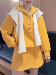 Slimming Design Fashionable Solid Color Long Sleeve Womens Set Half-length Pants Skirt Two-piece Polyester Fiber Polo Neck