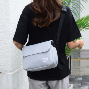 Túi Xách Nylon Sức Chứa Lớn Thời Trang Túi Đeo Vai Nhẹ Thông Thường Dành Cho Cả Nam Và Nữ Có Túi Bên Trong Có Khóa Kéo & Khóa Cài