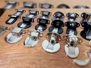 ตัวหยุดประตู แม่เหล็กกั้นประตู กันชน วัสดุสแตนเลส อุปกรณ์ล็อคกันชนประตูด้านในพร้อมเรืองแสงและกาว