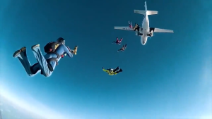 【รับประกัน 5 ป】กล้องติดหมวก กล้องติดมอไซค์ กล้อง gopro กล้องโกโปร（Full HD 4K ขับเดินทาง ดำน้ำ กันน้ำ กันสั่น มั่นคง กล้อง จอ2.0นิ้ว เลนส์กว้าง กันน้ำได้30ม.）