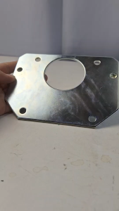 K4/4 แผ่นแพลท รองมอเตอร์ท่อส่งข้าว DC70 ใช้กับรถเกี่ยวข้าวคูโบต้ารุ่น DC70 (5T072-78920) รหัสานค้า 41543