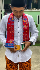 Syal Ondel Ondel Betawi Motif Tradisional Warna Cerah