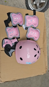 Bộ nón bảo hiểm và bộ bảo hộ tay chân cho bé khi chơi trượt patin đi xe đạp ván trượt chơi thể thao (L2)