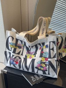 Fashion Graffiti Large Capacity Canvas Bag Female 2024 New Arrival Western Style Student Class Bag Ins Shoulder Tote Bag