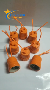 Đui Sứ Cam Chịu Nhiệt Chống Nước Chuyên Dùng Cho Bóng Úm Gà Hồng Ngoại Ren Vặn E27