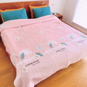 เพิ่มความหนาเย็บคู่ทาทามิใช้ในบ้านผ้าปูเตียงผ้าฝ้ายสีชมพูลายดอกไม้ผ้าคลุมเตียงชิ้นเดียวฟูกที่นอน