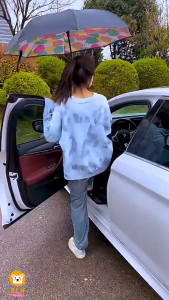 【Local shipping】《 𝟮 𝗫 𝗖𝗔𝗡𝗢𝗣𝗬 》C Shape Handle Reverse Folding Inverted Umbrella Double Layer Windproof Outdoor Rain Cover Payung Lipat 雨伞 Inverted Reverse Umbrella Double Layer Windproof UV Protection Car Umbrella Self Stand