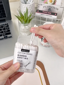 🏷️ 商品标题 Putik Kapas Hitam Kotak - 黑色双头化妆棉签盒装 - Black Cotton Swabs Double Ended